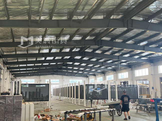江苏美城街具为新疆定制公交站台第三批批发货案例