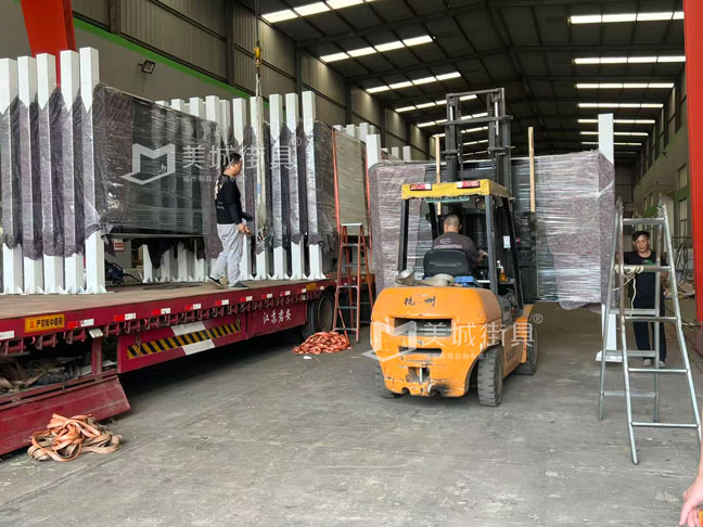江苏美城街具为新疆定制公交候车亭第四批发货案例