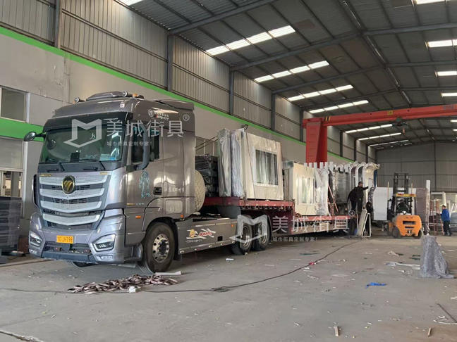 江苏美城街具供应江新疆第七批候车亭公交站台发货案例